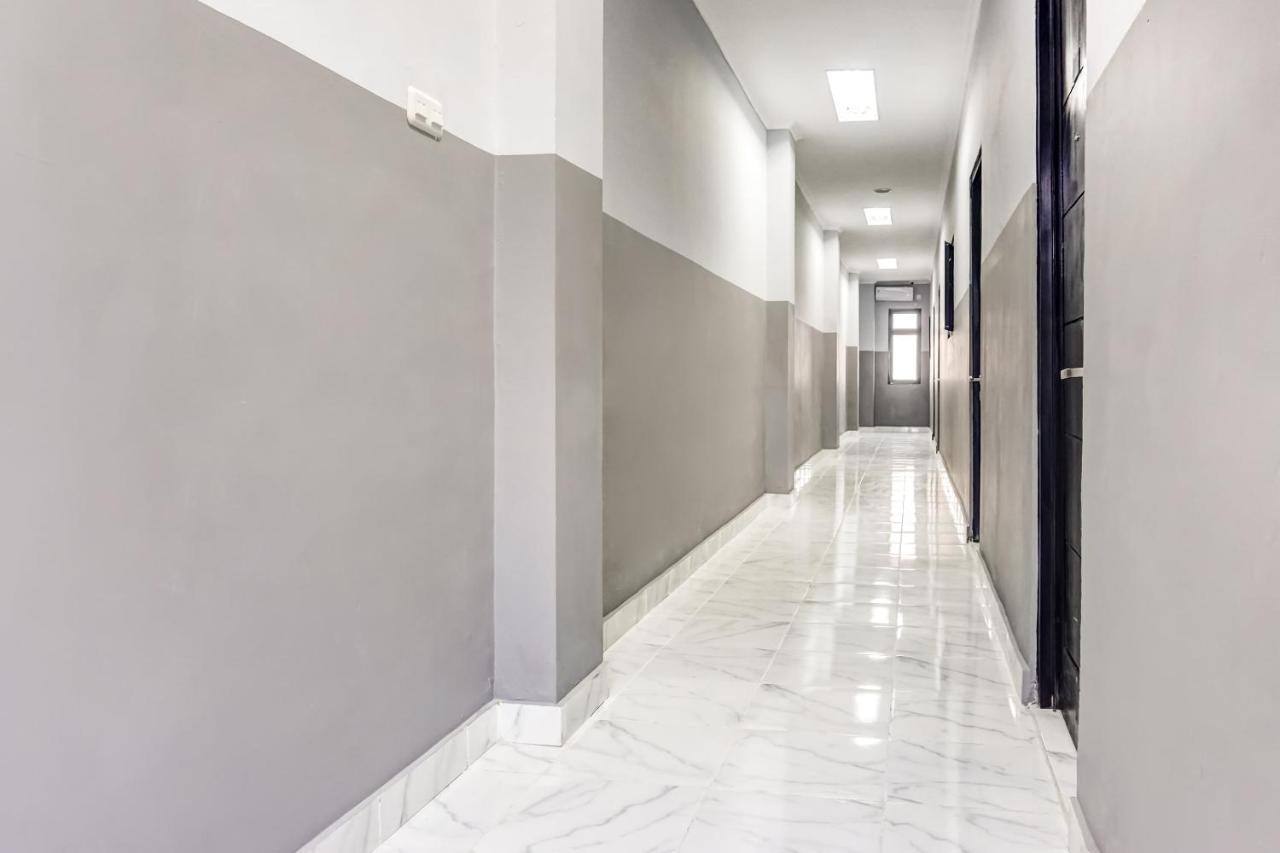 Collection O 91131 New V1 Hotel Jakarta Exterior foto